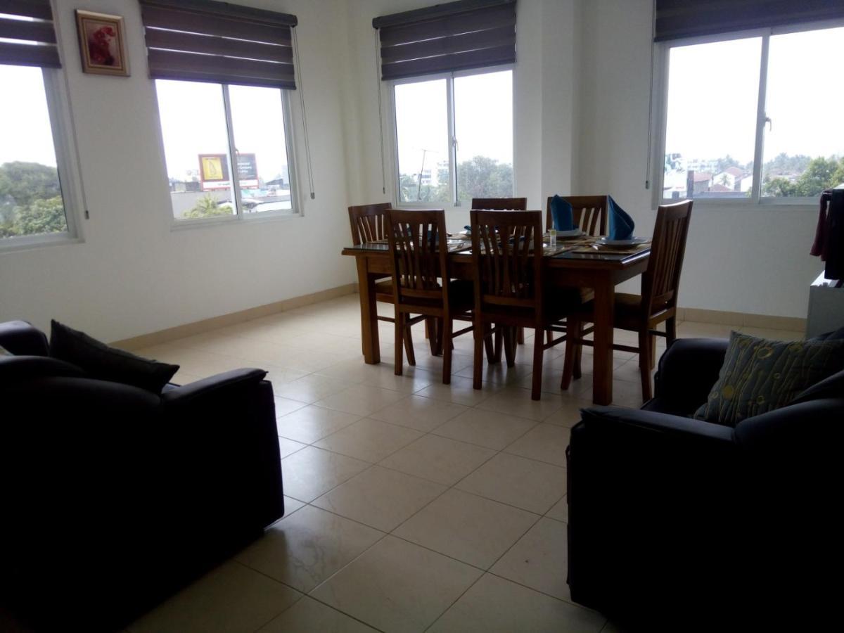 Ocean Pebbles Apartment Dehiwala-Mount Lavinia Екстериор снимка