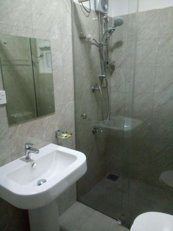 Ocean Pebbles Apartment Dehiwala-Mount Lavinia Екстериор снимка