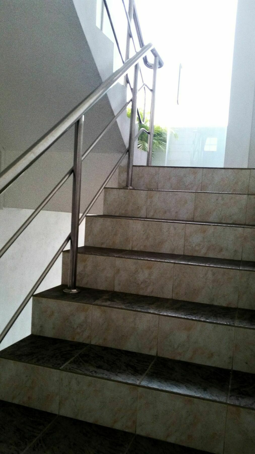 Ocean Pebbles Apartment Dehiwala-Mount Lavinia Екстериор снимка